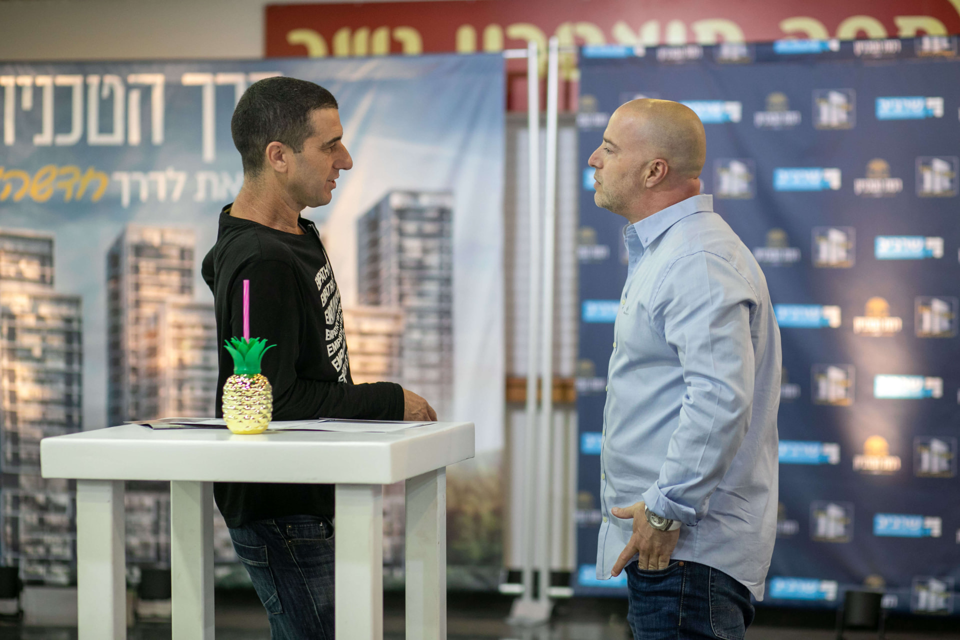 שיחה בעמדת פרויקט דרך הטכניון